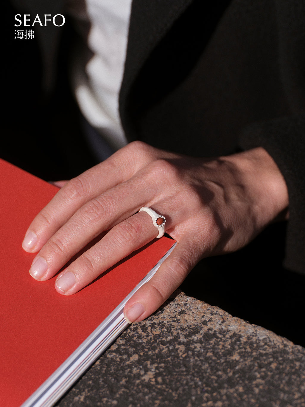 'Classic' Small Grandma Ring（Red Stone）