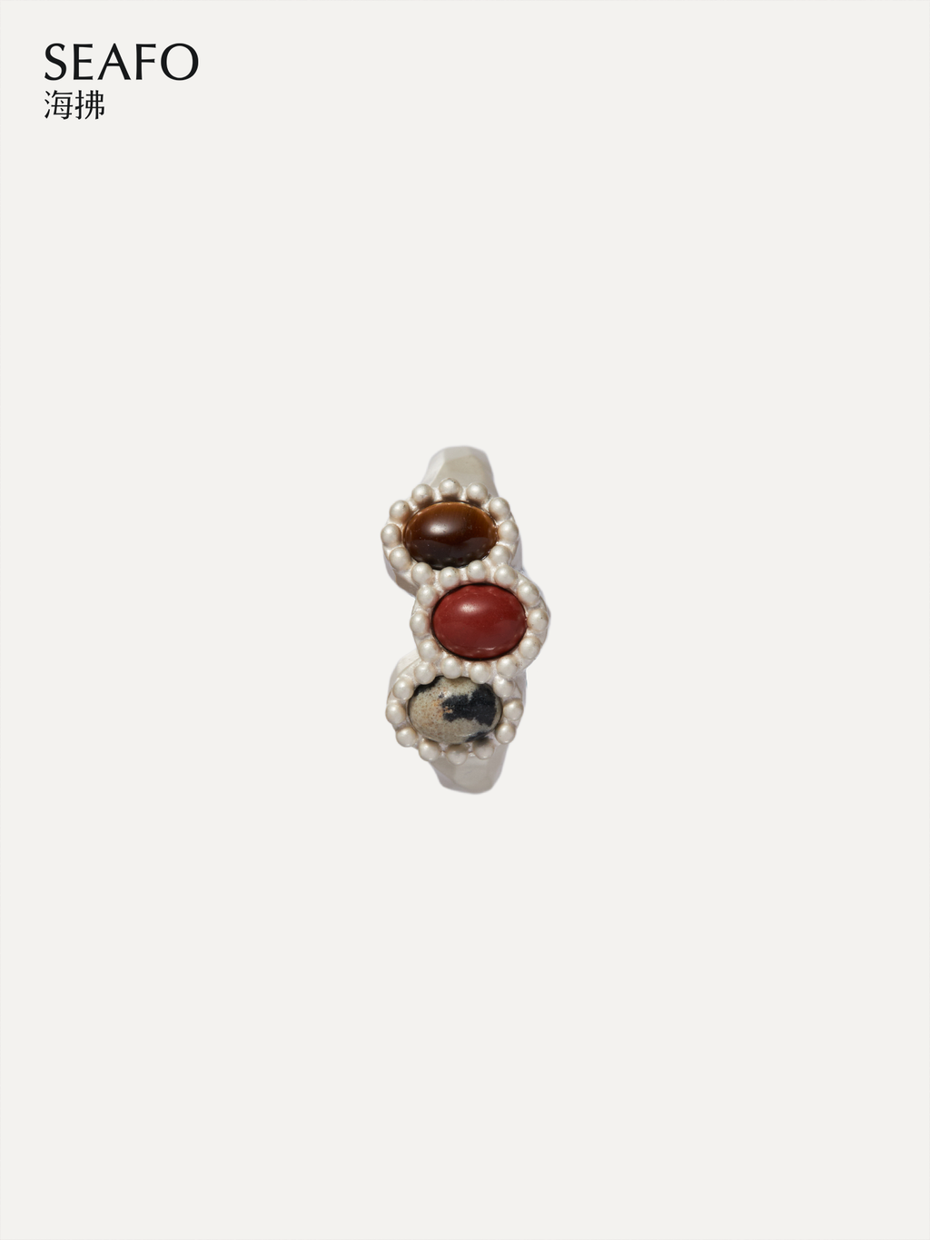 Classic Three-Stone Grandma Ring（Red Stone）