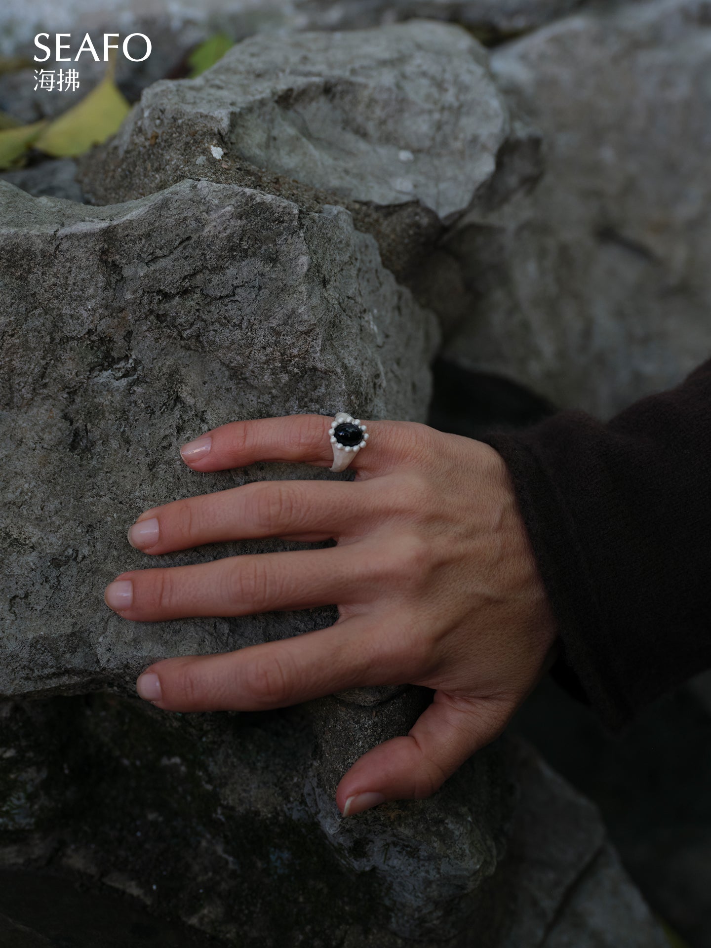 ‘Classic’ Grandma Ring (Black Agate)