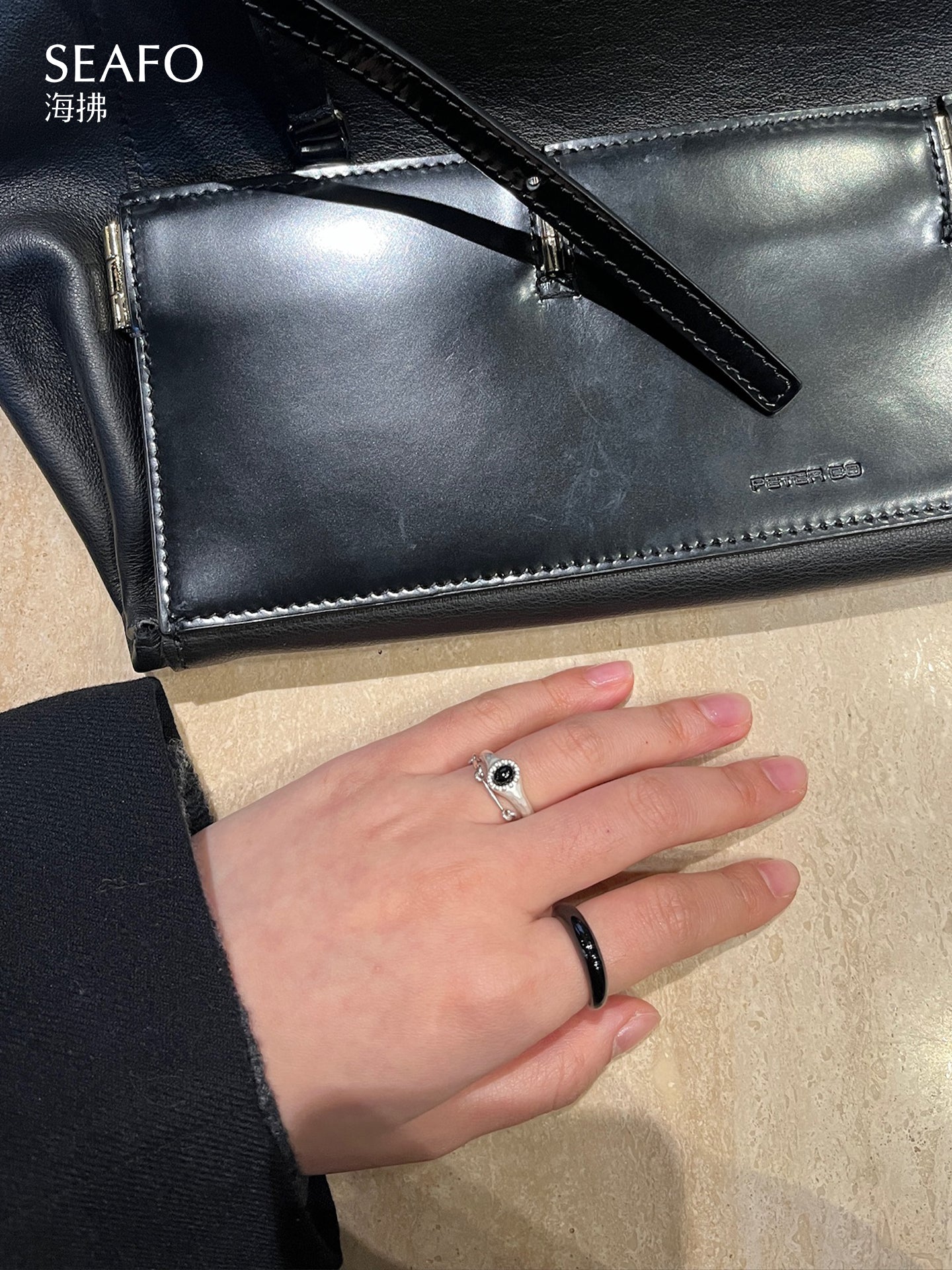 'Classic' Small Grandma Ring(Black Agate)
