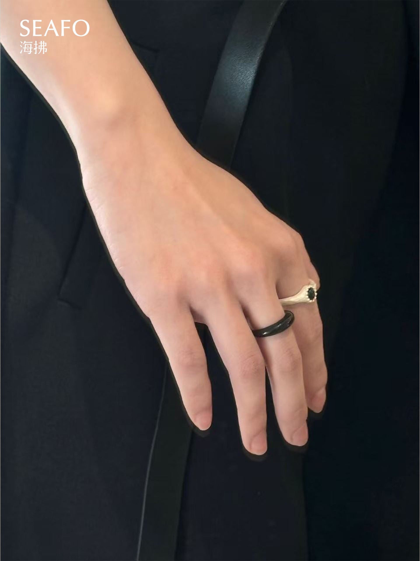 'Classic' Small Grandma Ring(Black Agate)