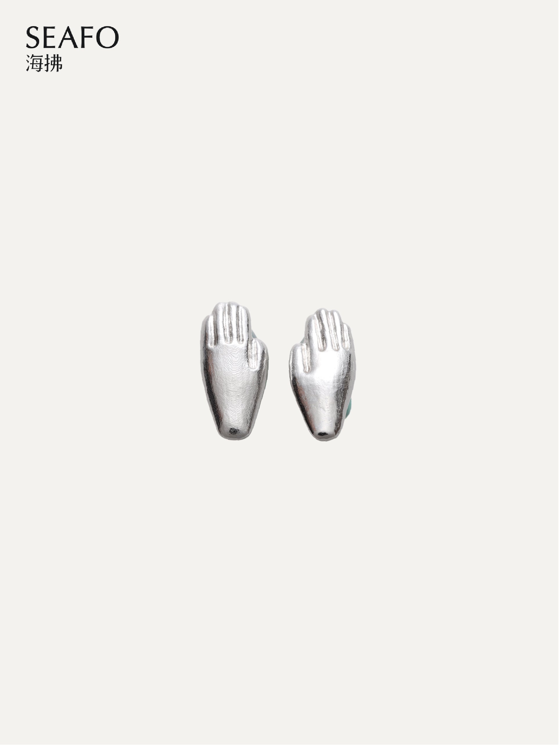 SEAFO Tiny Hand Stud Earrings (Gold)